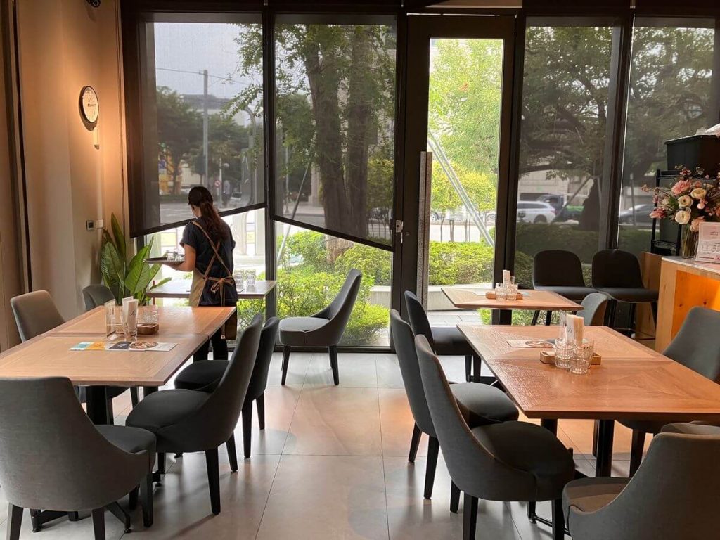 【台中北屯】Bistro88light 崇德店 | 穀米穀物碗義大利麵早午餐推薦！餐廳環境菜單價位介紹