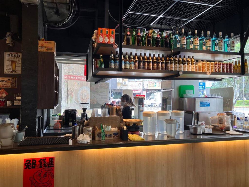 【台中北區】Burger Joint 7分so 美式廚房 | 漢堡與早午餐推薦！餐廳環境菜單價位介紹