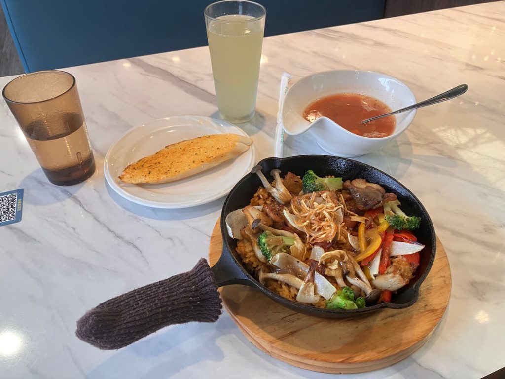 【台中東區】Mövenpick Café 莫凡彼台中新時代店 | 義大利麵焗飯推薦！餐廳環境菜單價位介紹