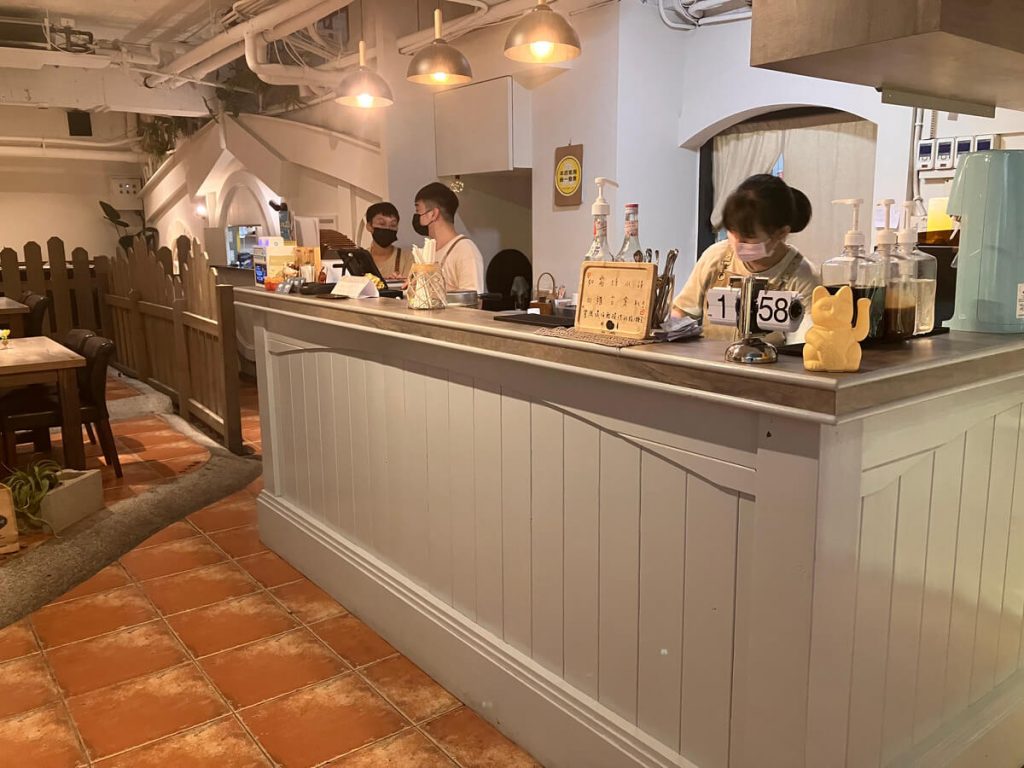 【台中西區】旭暮 mu cafe’ 隱身在旅宿內的早午餐咖啡廳！餐廳環境菜單價位介紹