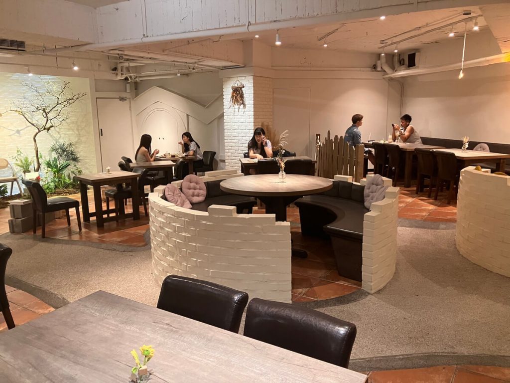 【台中西區】旭暮 mu cafe’ 隱身在旅宿內的早午餐咖啡廳！餐廳環境菜單價位介紹