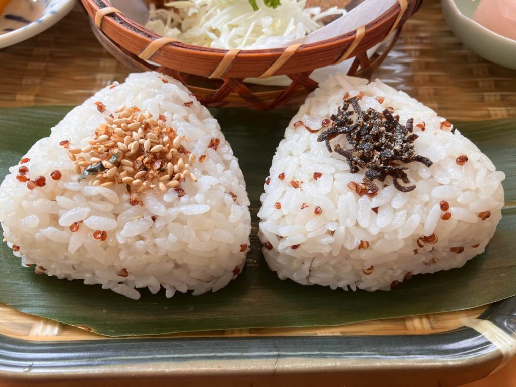 【台中西區】小野食堂 | 日式食堂早午餐 | 飯糰套餐推薦！餐廳環境菜單價位介紹