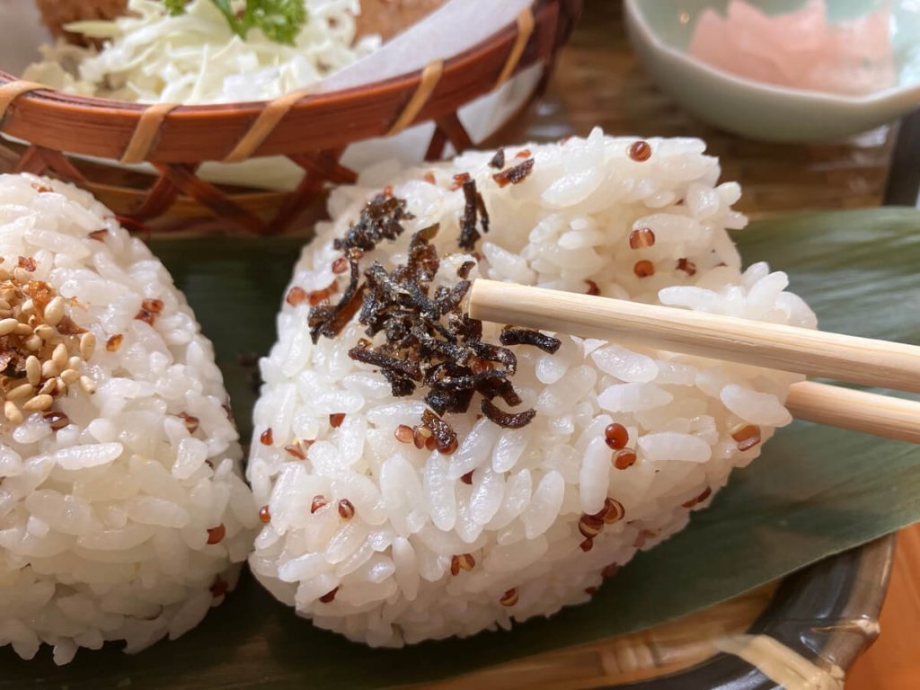 【台中西區】小野食堂 | 日式食堂早午餐 | 飯糰套餐推薦！餐廳環境菜單價位介紹