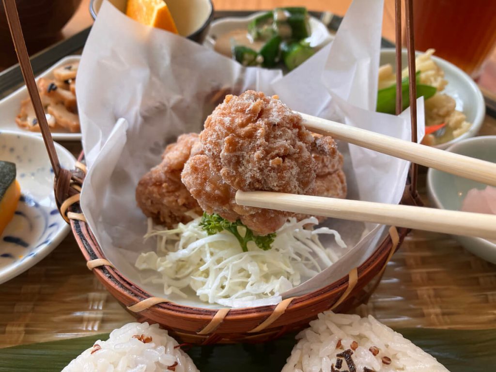 【台中西區】小野食堂 | 日式食堂早午餐 | 飯糰套餐推薦！餐廳環境菜單價位介紹